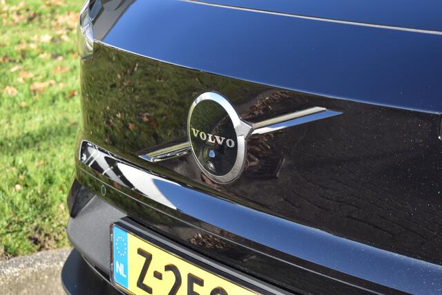 Volvo EX30 Twin Motor Performance 429PK Ultra 69 kWh | SoH 98,5% | 20'' Heico | Panodak | 1e eigenaar |