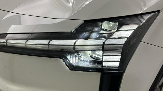 Volvo EX30 Twin Motor Performance Ultra 69 kWh | Panorama dak | Stoelen elektrisch verstelbaar | 360º Camera | Harman/Kardon | Blis | Adaptieve Cruise controle |