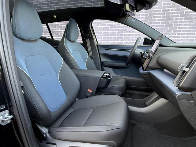 Volvo EX30 Twin Motor Performance Ultra 69 kWh 17% Bijtelling | Memory stoelen | 360° camera | BLIS | Adaptieve cruise controle | Panorama dak |