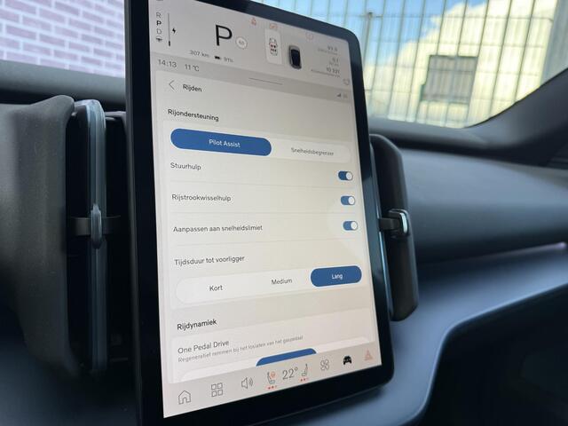 Volvo EX30 Twin Motor Performance Ultra 69 kWh 17% Bijtelling | Memory stoelen | 360° camera | BLIS | Adaptieve cruise controle | Panorama dak |