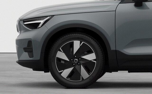 Volvo EX40 252PK Single Motor Extended Range Business Edition / Navigatie / Camera / Stuur-Stoelverwarming / Adaptieve Cruisecontrol / Harman Kardon / LM Velgen /