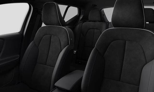 Volvo EX40 Single Motor Extended Range Plus 82 kWh Panoramadak / Extra getint glas achter / 360 Camera / Apple Carplay / Harman Kardon audio / 20? lichtmetalen velgen / Adaptive cruise control / Pilot assist /