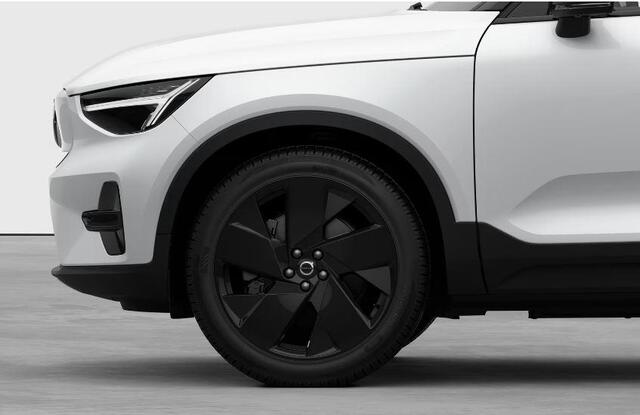 Volvo EX40 Single Motor Extended Range Plus Black Edition / Lounge Pakket / Panoramadak / Extra getint glas / Dak in Black stone / 20'' velgen