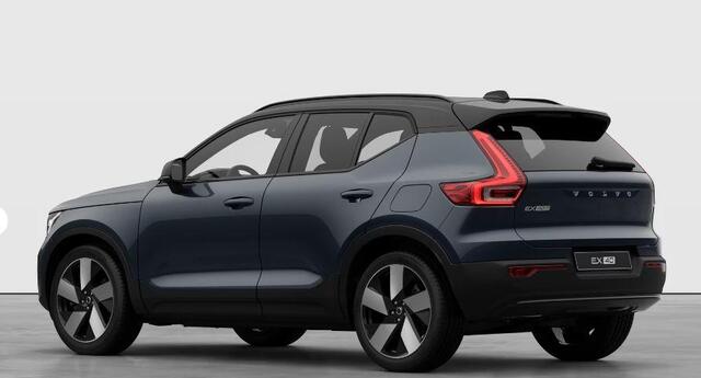 Volvo EX40 Single Motor Extended Range Plus 82 kWh / Lounge Pakket / Panoramadak / 360 Camera / Extra getint glas / 20'' Velgen / Nubuck bekleding