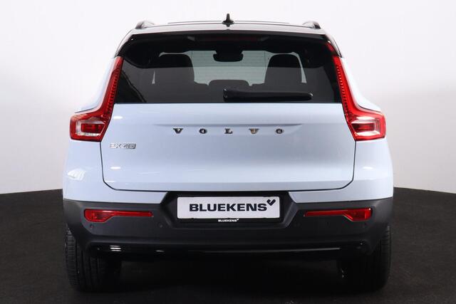 Volvo EX40 Extended Range Ultra 82 kWh - Panorama/schuifdak - IntelliSafe Assist & Surround - 360º Camera - Harman/Kardon audio - Verwarmde voorstoelen, stuur & achterbank - Parkeersensoren voor & achter - Elektr. bedienb. voorstoelen met geheugen links - Draadloze 