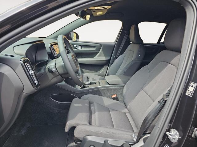 Volvo EX40 Single Motor Extended Range Plus Black Ed. 82 kWh | Extra getint glas | Keyless Entry | Harman/Kardon Audio | Stoelverwarming |