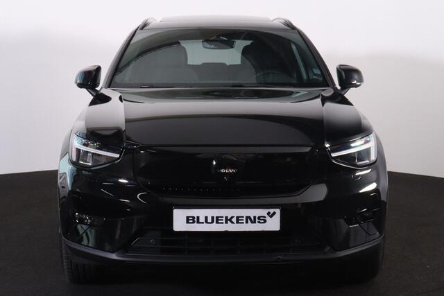 Volvo EX40 Ultra Black Ed. 82 kWh -Panorama/schuifdak - IntelliSafe Assist & Surround - 360º Camera - Harman/Kardon audio - Verwarmde voorstoelen, stuur & achterbank - Parkeersensoren voor & achter - Elektr. bedienb. voorstoelen met geheugen links - Draadloze tel. l