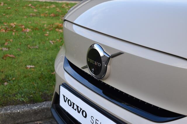 Volvo EX40 Twin Motor Performance 442PK Ultra 82 kWh Trekhaak | 20" LMV | 360 Camera | Panodak | ACC