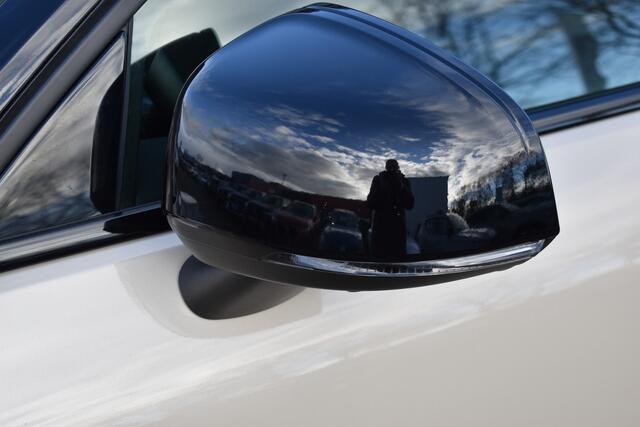 Volvo EX40 Twin Motor Performance 442PK Ultra 82 kWh Trekhaak | 20" LMV | 360 Camera | Panodak | ACC