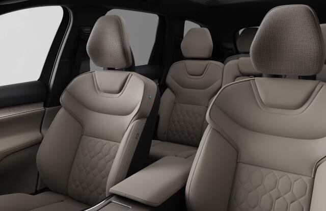 Volvo EX90 Twin Motor 408PK Ultra 7p. 111 kWh | Climate pack | Pilot assist pack | Bowers & Wilkins | Luchtvering | 22 inch velgen | Extra getint glas achter