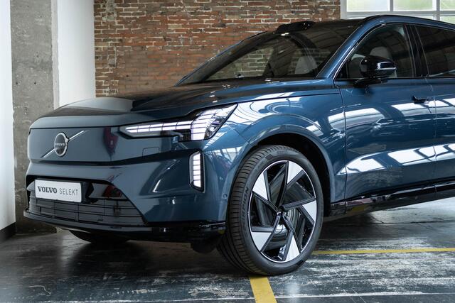 Volvo EX90 Twin Motor Performance Ultra 7p. 111 kWh | Bowers & Wilkins Premium Audio | 22" Lichtmetalen Velgen | Park Pilot Assist | Actieve Luchtvering | Stuurverwarming | Tailor Wool Blend bekleding | Google infotainment |