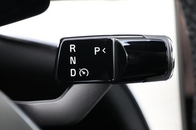 Volvo EX90 Twin Motor Performance Ultra 7p. 111 kWh Luchtvering - Pilot Assist Pack - Panoramadak - IntelliSafe Assist & Surround - 360º Camera - Bowers & Wilkins audio - Verwarmde voorstoelen, stuur & achterbank - Parkeersensoren voor & achter - Head up display - 2