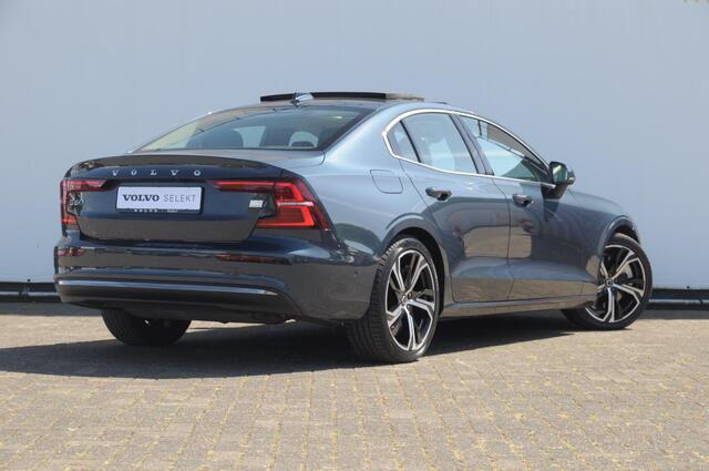 Volvo S60 T6 350PK Automaat Recharge Ultimate Bright / Head-up display / Harman Kardon audio / Panoramadak / BLIS / Elektrisch bedienbare voorstoelen / Memory seats / Verwarmbare stoelen / Keyless entry /