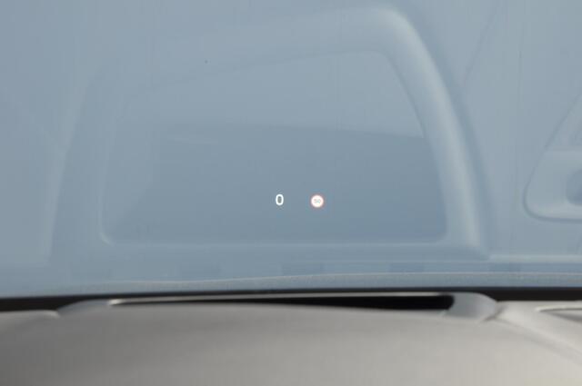 Volvo S60 T6 350PK Automaat Recharge Ultimate Bright / Head-up display / Harman Kardon audio / Panoramadak / BLIS / Elektrisch bedienbare voorstoelen / Memory seats / Verwarmbare stoelen / Keyless entry /