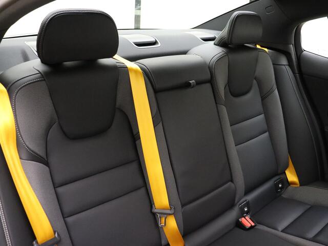 Volvo S60 T8 455pk AWD Polestar Engineered / Bowers en Wilkins audio / Gelaagd glas / Alarm / 20 inch / Panorama dak / Trekhaak /