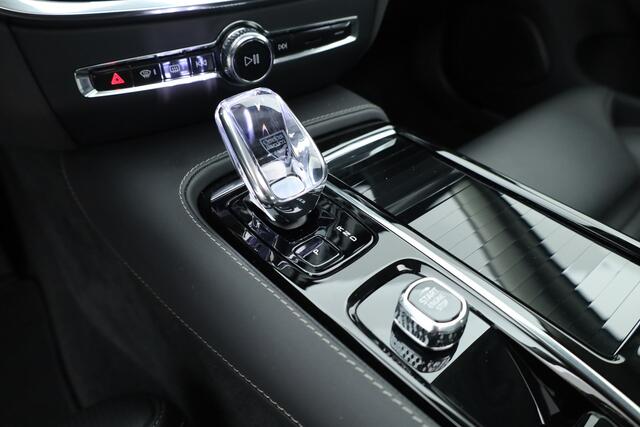 Volvo S60 T8 Recharge Ultimate Dark | B&W | Pano | Massage | Stoelventi. | HUD | Memory seats | Pilot Assist