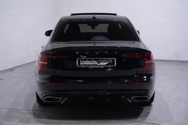 Volvo S60 2.0 B3 R-Design Navi Leder Sportstoelen Schuifdak NAP Camera Apple carplay Rijklaar!