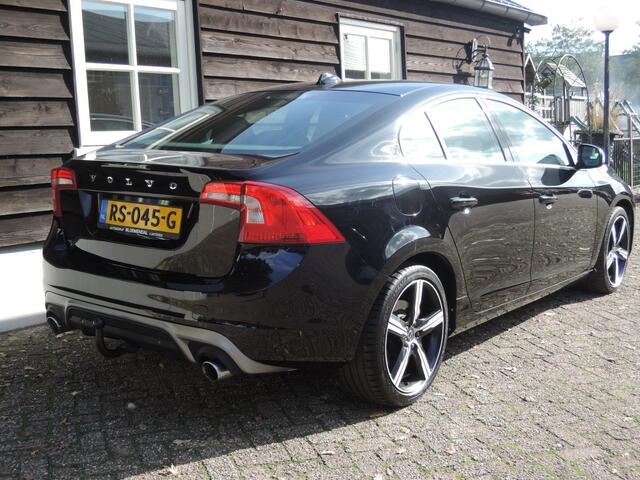 Volvo S60 2.0 T3 R-DESIGN