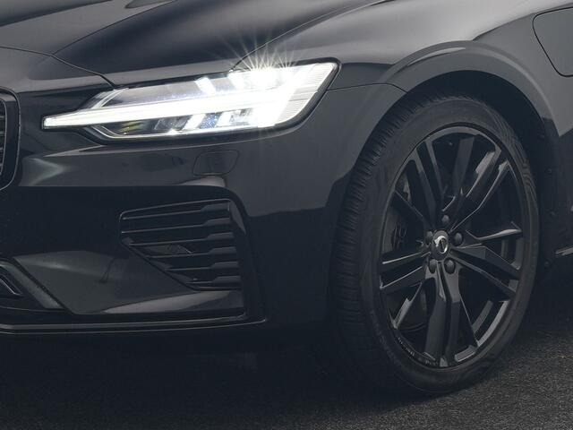 Volvo S60 Recharge T8 AWD R-Design Plug in Hybrid 391pk Black Dealer O.H PHEV | Schuifdak | Bowers & Wilkins | Head Up | Adaptive Cruise | 360 Camera | Luxe Lederen Sportstoelen Massage & Memory | 19"L.M | Keyless | Navigatie |