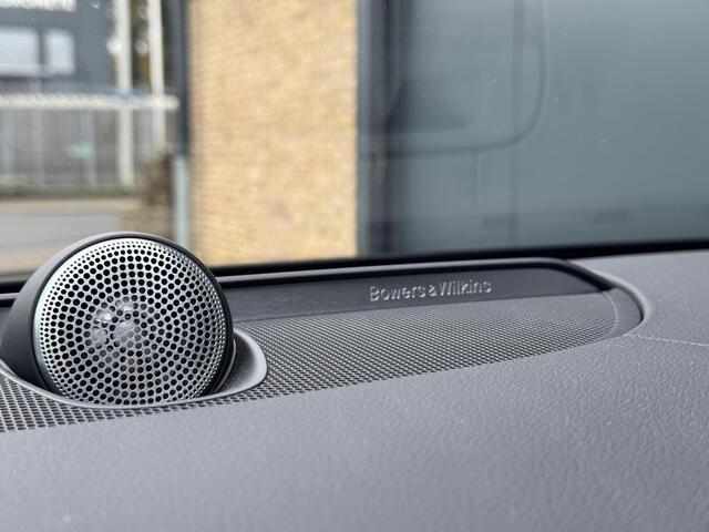 Volvo S90 2.0 T8 AWD Ultimate Dark | Stoelverwarming | Extra getint glas | Long Range | Schuifdak | Bowers & Wilkins Audio