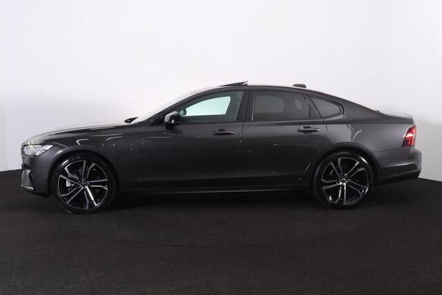 Volvo S90 T8 AWD Plus Dark - LONG RANGE - Luchtvering - Panorama/schuifdak - IntelliSafe Assist & Surround - 360º Camera - Harman/Kardon audio - Adaptieve LED koplampen - Verwarmde voorstoelen, stuur & achterbank - Parkeersensoren voor & achter - Elektr. bedienb. v