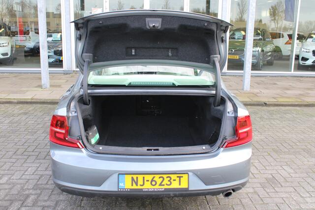 Volvo S90 D3 Momentum | Schuif/kantel dak | El. Trekhaak | Climate Control | BLIS | Verw. Voorstoelen