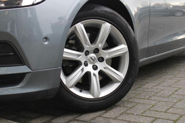 Volvo S90 D3 Momentum | Schuif/kantel dak | El. Trekhaak | Climate Control | BLIS | Verw. Voorstoelen