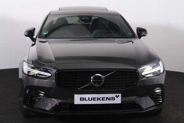 Volvo S90 T8 AWD Ultimate Dark - Luchtvering - IntelliSafe Assist & Surround - 360º Camera - Bowers & Wilkins audio - Adaptieve LED koplampen - Verwarmde voorstoelen, stuur & achterbank - Parkeersensoren voor & achter - Elektr. bedienb. voorstoelen met geheugen - H