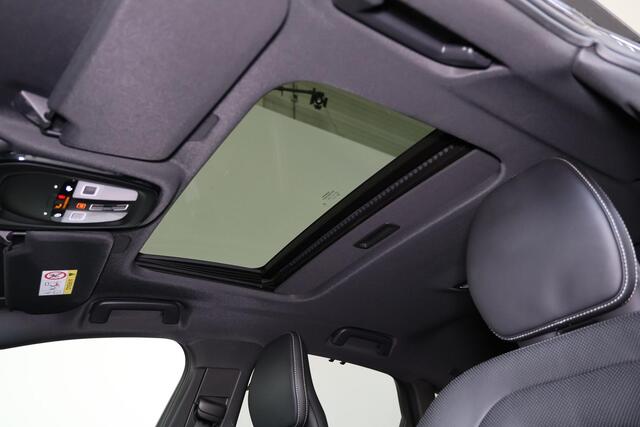 Volvo S90 T8 AWD Ultimate Dark - Luchtvering - IntelliSafe Assist & Surround - 360º Camera - Bowers & Wilkins audio - Adaptieve LED koplampen - Verwarmde voorstoelen, stuur & achterbank - Parkeersensoren voor & achter - Elektr. bedienb. voorstoelen met geheugen - H