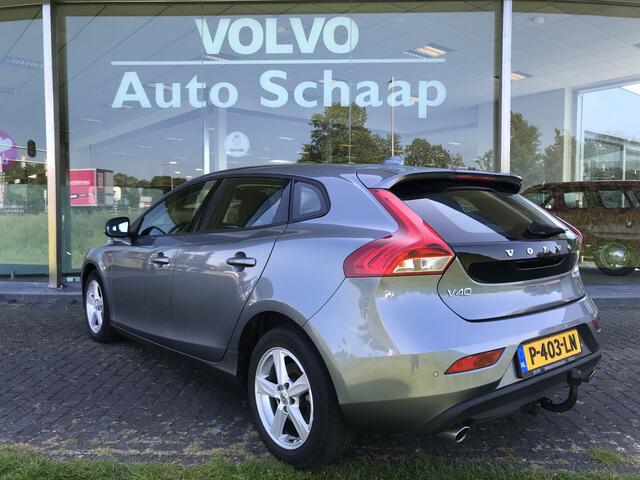 Volvo V40 1.5 T3 Momentum Automaat | Rijklaar incl 12 mnd Bovag | Trekhaak Stoelverwarming PDC voor Climate control
