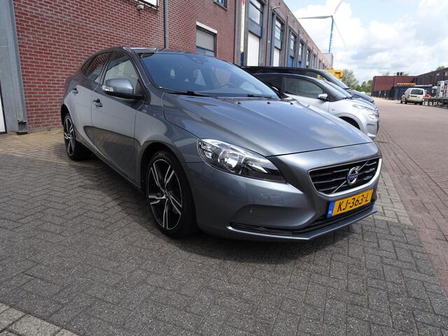 Volvo V40 2.0 T2 R-Design Trekhaak l Stoelverwarming l NAV