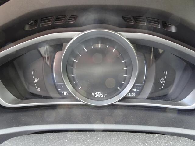 Volvo V40 2.0 T2 R-Design Trekhaak l Stoelverwarming l NAV