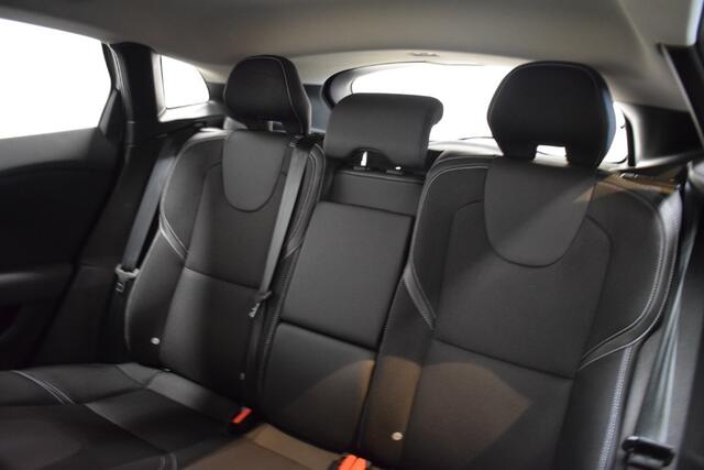 Volvo V40 2.0 T3 153pk Nordic+ Trekhaak 1500kg/ Navi/ Cruise/ 17"LMV/ PDC