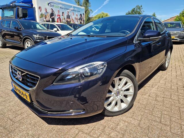 Volvo V40 1.5 T3 Momentum Camera | Verwarmd stoelen | Automaat
