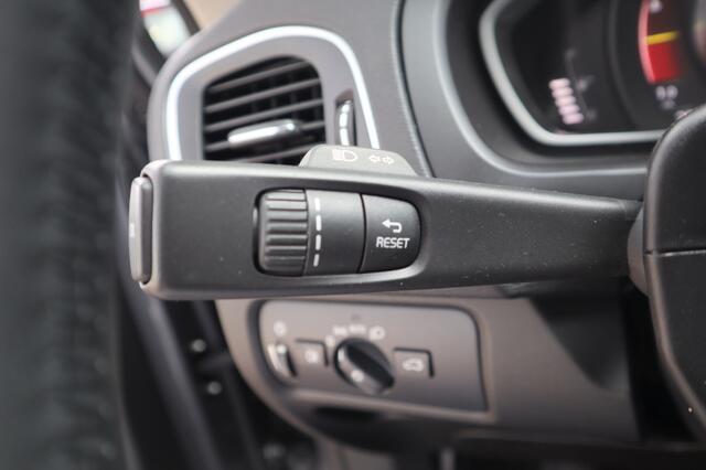 Volvo V40 1.5 T2 Polar+ | navi/BT | cruise | led | dealer oh | NL | boekje