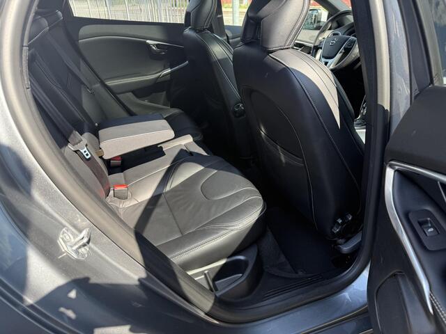 Volvo V40 2.0 T4 Business Sport Luxury-line