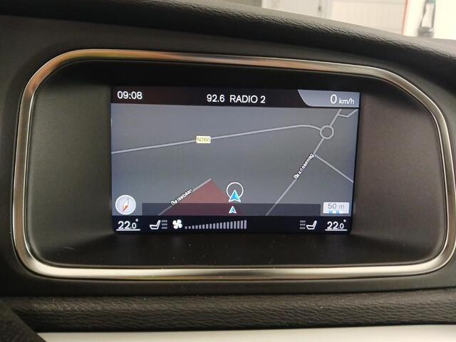 Volvo V40 T2 POLAR + AUTOMAAT | Multi media | spraakbediening telefoon en Navigatie | Stoelverwarming |