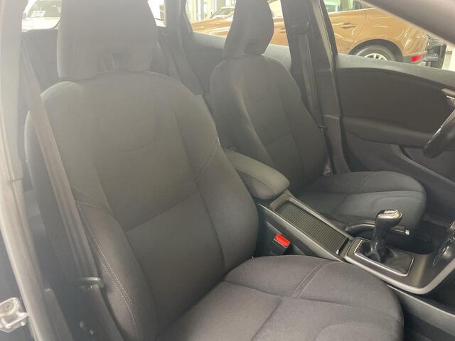 Volvo V40 2.0 T2 Kinetic Incl. BTW, Rijklaar+garantie...