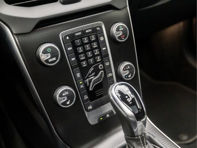 Volvo V40 2.0 T4 R-Design Sport 191Pk Automaat (PANORAMADAK, NAVIGATIE, CLIMATE, CAMERA, GETINT GLAS, LEDEREN SPORTSTOELEN, STOELVERWARMING, LED KOPLAMPEN, NIEUWE APK, NIEUWSTAAT)