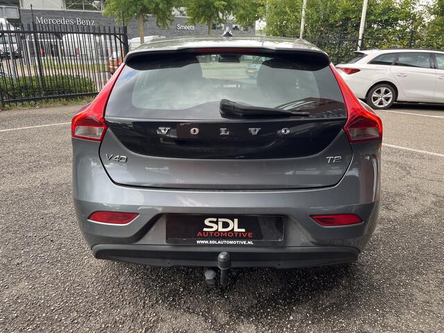 Volvo V40 1.5 T2 Momentum // CRUISE CONTROL // CLIMA // NAVI // PARKEERSENSOREN // TREKHAAK //