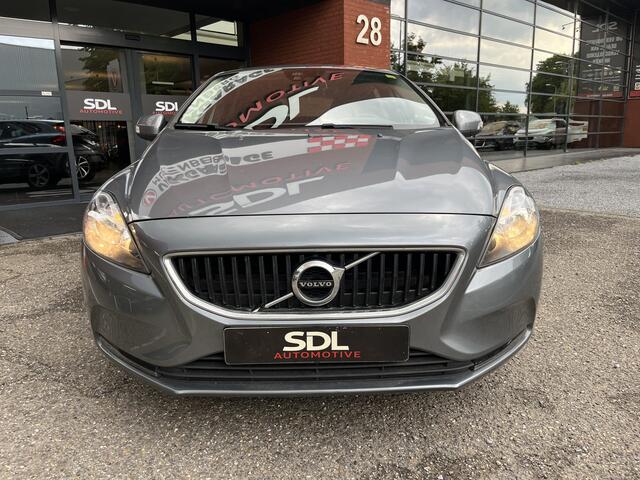 Volvo V40 1.5 T2 Momentum // CRUISE CONTROL // CLIMA // NAVI // PARKEERSENSOREN // TREKHAAK //
