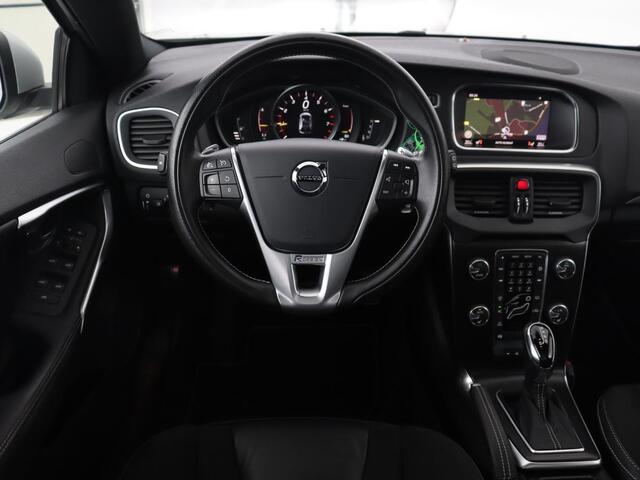 Volvo V40 1.5 T3 Polar+ Sport | Panoramadak | Stoelverwarming | Camera | Full LED | Navigatie | Park Assist | Harman/Kardon | Keyless | R Design