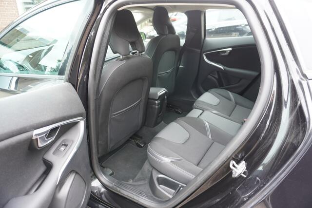 Volvo V40 2.0 D2 Nordic+ STANDKACHEL NAVI STOELVERWARMING