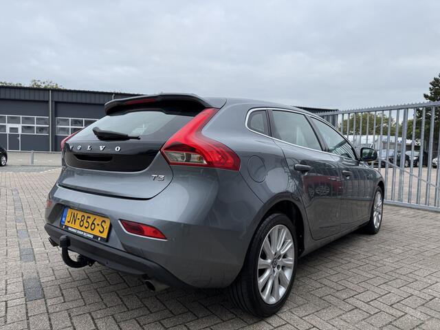 Volvo V40 2.0 T3 Momentum Xenon/LED verl, Navigatie, Parkeersens, Trekhaak, etc..!!