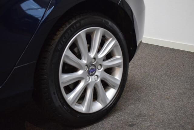 Volvo V40 2.0 T3 153pk Nordic+ Xenon/ Stoel, voorruit verw./ Standkachel/ Digitaal dashboard