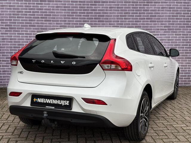 Volvo V40 1.5 T2 Polar+ | Stoelverwarming | Volvo on Call | DAB | High Performance Audio | Elektrisch verwarmbare voorruit | Parkeersensoren | Climate Control |