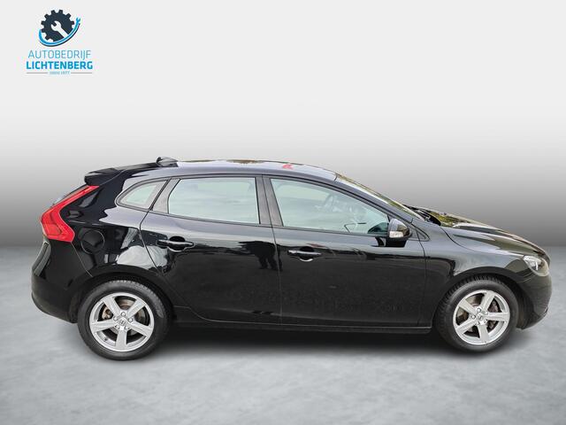 Volvo V40 2.0 T2 Momentum