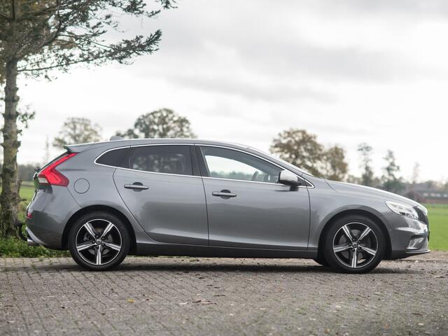 Volvo V40 1.5 T3 R-Design Pano H&K Keyless Cruise