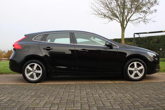 Volvo V40 2.0 D2 Nordic+ Clima Stoelverwarming Trekhaak