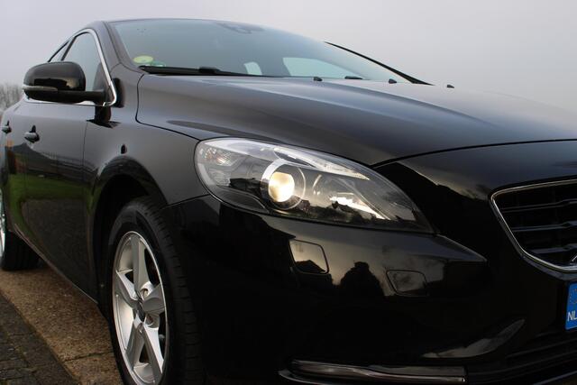 Volvo V40 2.0 D2 Nordic+ Clima Stoelverwarming Trekhaak